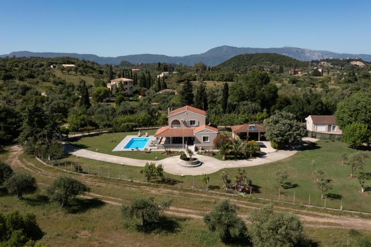 Country Villa Verde - 2Floor Family Home Kouramaditika Esterno foto